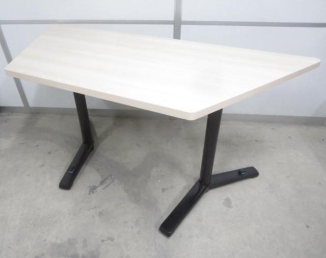 【中古】その他シリーズ  オカムラ（okamura） ミーティングテーブル（会議机）