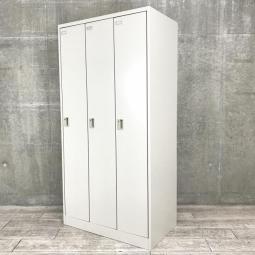 【個人の荷物や衣類をしっかり保管！】■オカムラ(okamura)製　FZシリーズ　3人用ロッカー　更衣用ロッカー　W900×D515㎜　■シリンダー錠　■色：ライトスモーク【移転や増員を検討されている方にオススメ！】