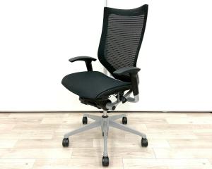 ■オカムラ(okamura)製　■バロン(Baron)チェア　■肘付き/可動肘　■ハイバック　■背・座面メッシュ　■ブラック　■オススメ/人気/定番商品【弊社使用欄：A01042349】