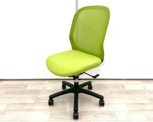 【在庫入替セール品！（本在庫限定価格）】【多機能なコンパクトメッシュチェア！長時間のデスクワークも快適サポート！】■プラス(PLUS)製　フィータ(Fita)チェア　肘無ハイバック　背面メッシュ　■グリーン×ホワイトシェル×ブラック脚【弊社使用欄：A01050657】