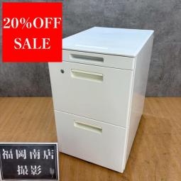 《在庫入替セール ㉕/10》コクヨ製の３段ワゴン【GTシリーズ/ホワイト※全体的に日焼けあり】が値下げされました！ ＊良品を格安で！「オフィスバスターズ福岡南店」は、福岡を拠点として、全国へ中古オフィス用品・オフィス家具を提供しております