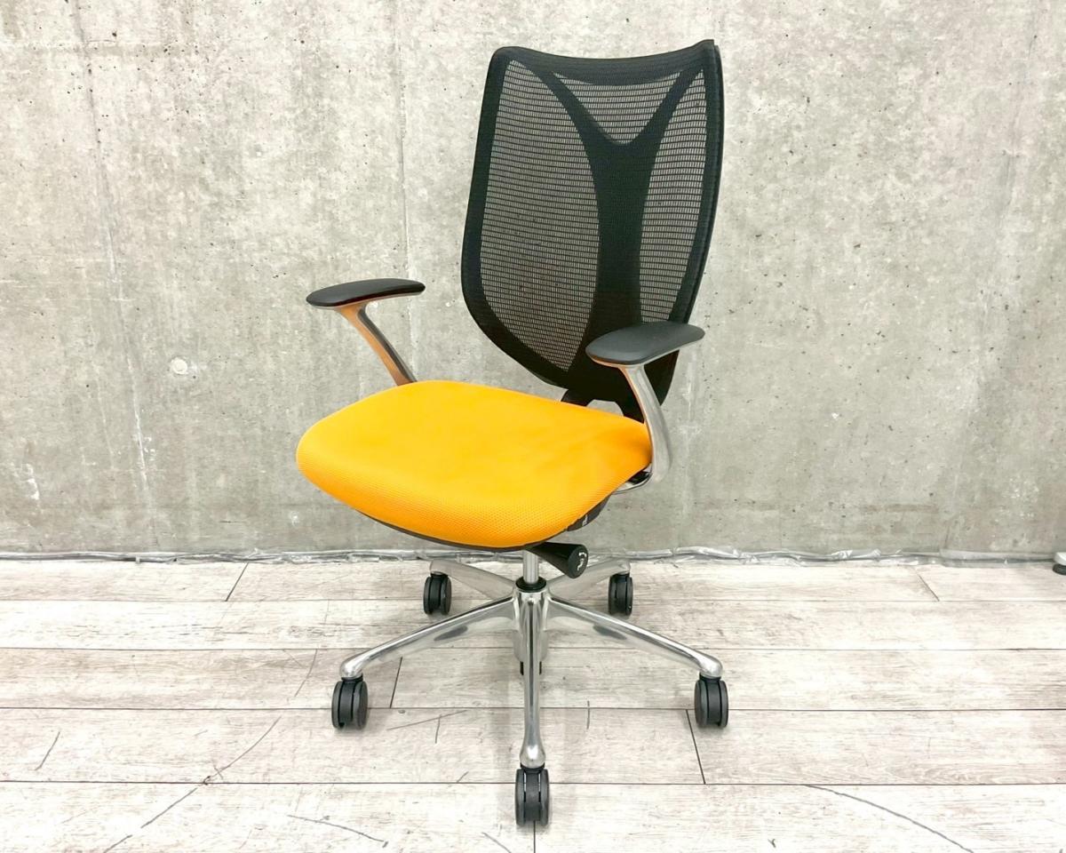 【在庫入替セール品】【前傾機能で作業効率アップ！安定感のある座り心地で人気の大好評サブリナチェア！】【ご自宅用にもオススメ！】
■オカムラ（okamura）製　Sabrina（サブリナ）　ハイバック　肘付き　■背面メッシュ　■固定肘　■オレンジ×ブラックフレーム 【弊社使用欄：A01013661】【SN】
                        サブリナ
                                    中古
            
