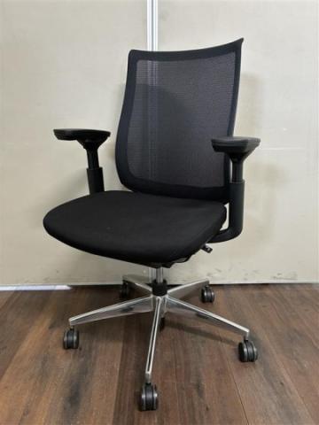 【中古】ベゼル アルミポリッシュ  コクヨ（KOKUYO） 肘付ハイバックチェア