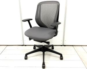 【2/10(火)入荷予定！】【前傾チルト機能付き】【オカムラ製品で最も人気を集める高機能メッシュチェア！】■オカムラ（okamura）製　シルフィ（Sylphy）チェア　ローバック肘付き　背面メッシュ　■固定肘　■ダークグレー×ブラックシェル【入替セールにつき30%OFF！】