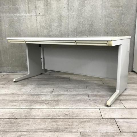 【訳あり】【幅広々1600㎜!希少なサイズのオフィスデスク!】■オカムラ(okamura)製 SD-eシリーズ 平机 ■引き出し付き 幅1600㎜ ■色:ニューグレー【A01006215】【IB】