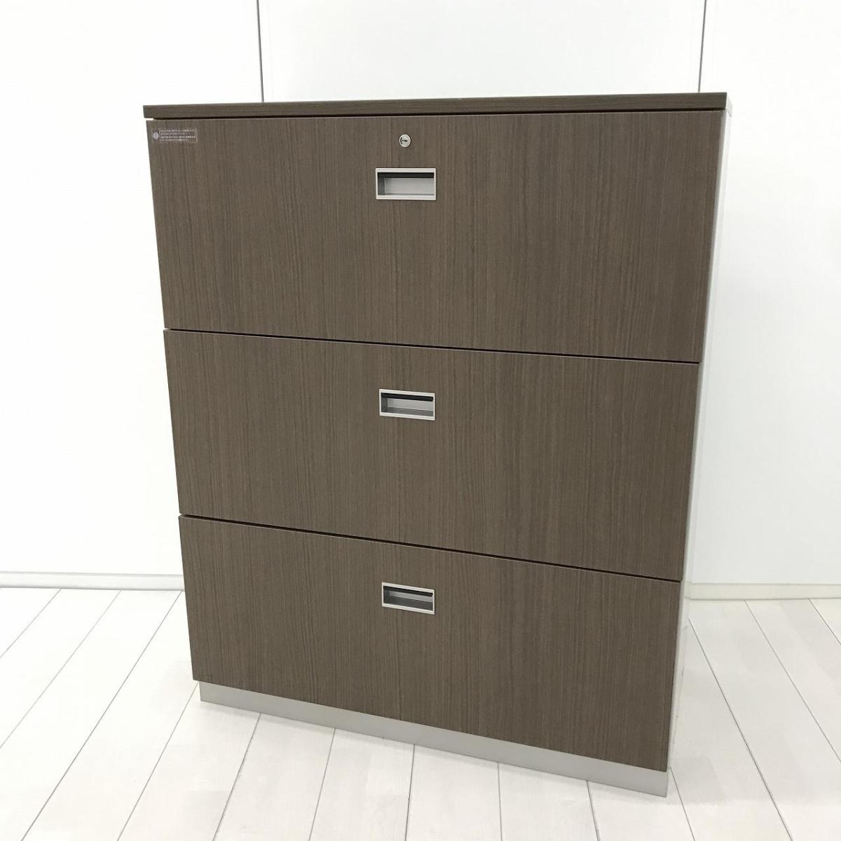 エグゼクティブ空間にもフィット！シックでおしゃれな深い木目カラー！カフェ風オフィスや役員室におすすめ！
 ■イトーキ/シンラインＲ （THIN LINE CABINET R）/扉カラー:ブラックウォールナットD　本体カラー:シルバーメタリック
                        シンラインキャビネットR
                                    中古
            