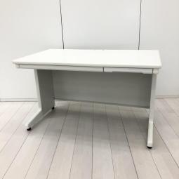 【ベーシックで使いやすい！スタンダードな幅1200㎜のオフィスデスク！】■プラス（PLUS）製　LA Deskシリーズ　平机　引出し付き　W1200×D700㎜　■ホワイト　※日焼け有