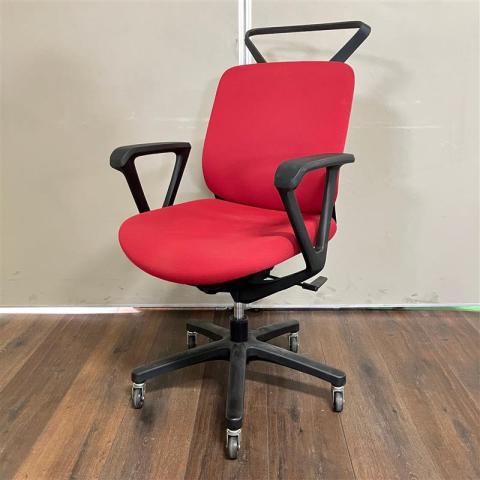 【中古】トルテR  イトーキ（ITOKI） 肘付ローバックチェア