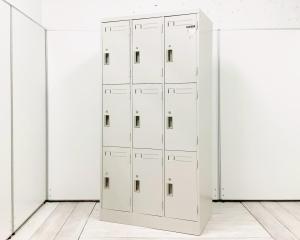 【在庫入替セール品！】希少で需要の高い9人用がロッカー入荷！省スペースで多人数分収納できます！個人の荷物をしっかり保管！品質安心の国産メーカー品！/オススメ(おすすめ) /人気商品
■3列3段収納　シリンダー錠/コクヨ/LKシリーズ/ナチュラルグレー