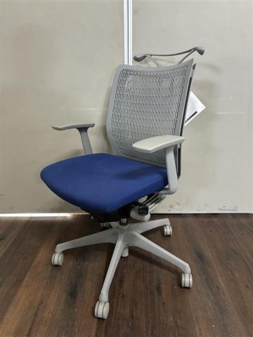 【中古】ヴィスコンテチェア  オカムラ（okamura） 肘付ローバックチェア