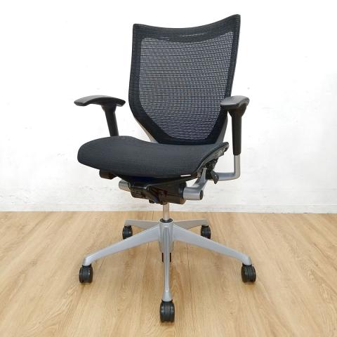 【中古】バロンメッシュチェア  オカムラ（okamura） 肘付ローバックチェア