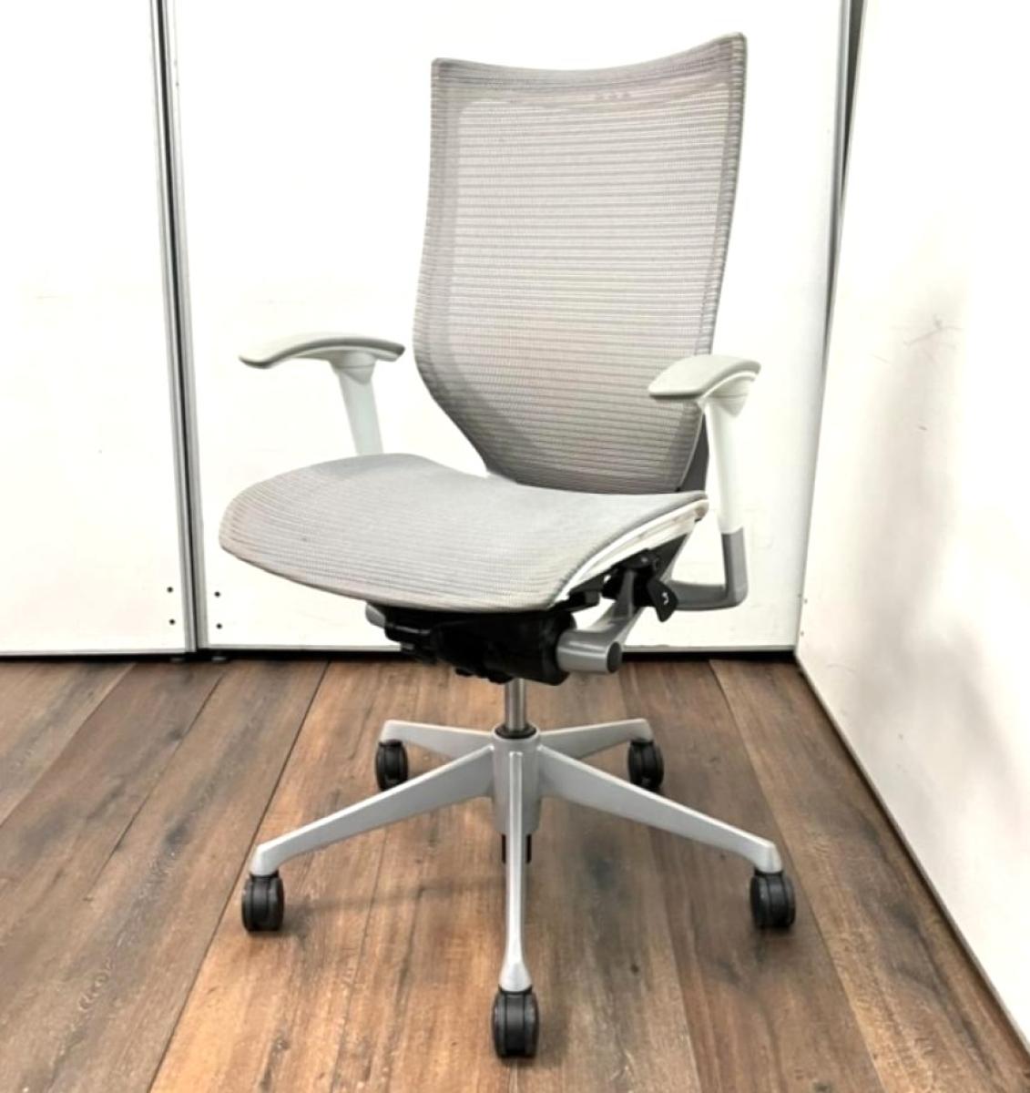 【人間工学に基づいた快適設計！良い椅子は腰を守る投資です！】■オカムラ　バロンチェア　可動肘付　ライトグレー　背座メッシュ　■ワンランク上のワーキングチェア！オシャンティなデザイン！【Okamura　Baron】★
                        バロンチェア
                                    中古
            