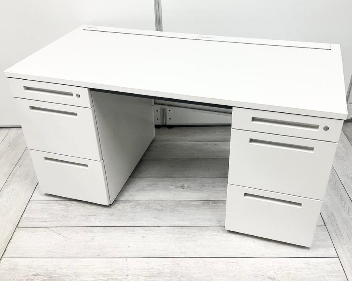 【収納スペースも充実で使いやすい！】■イトーキ製　両袖デスク　W1400×D700×H720mm　ホワイト【ITOKI　CZR】
                        CZRデスク
                                    中古
            