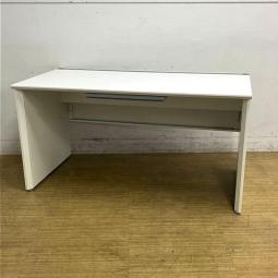 【在庫入替セール】オカムラ　プロユニットフリーウェイ片面タイプ　マネージャーデスク　W1400のひろめサイズ　ホワイト天板×ホワイト脚　配線カバー開閉式　※日焼けあり・部材不足ありのためお安く