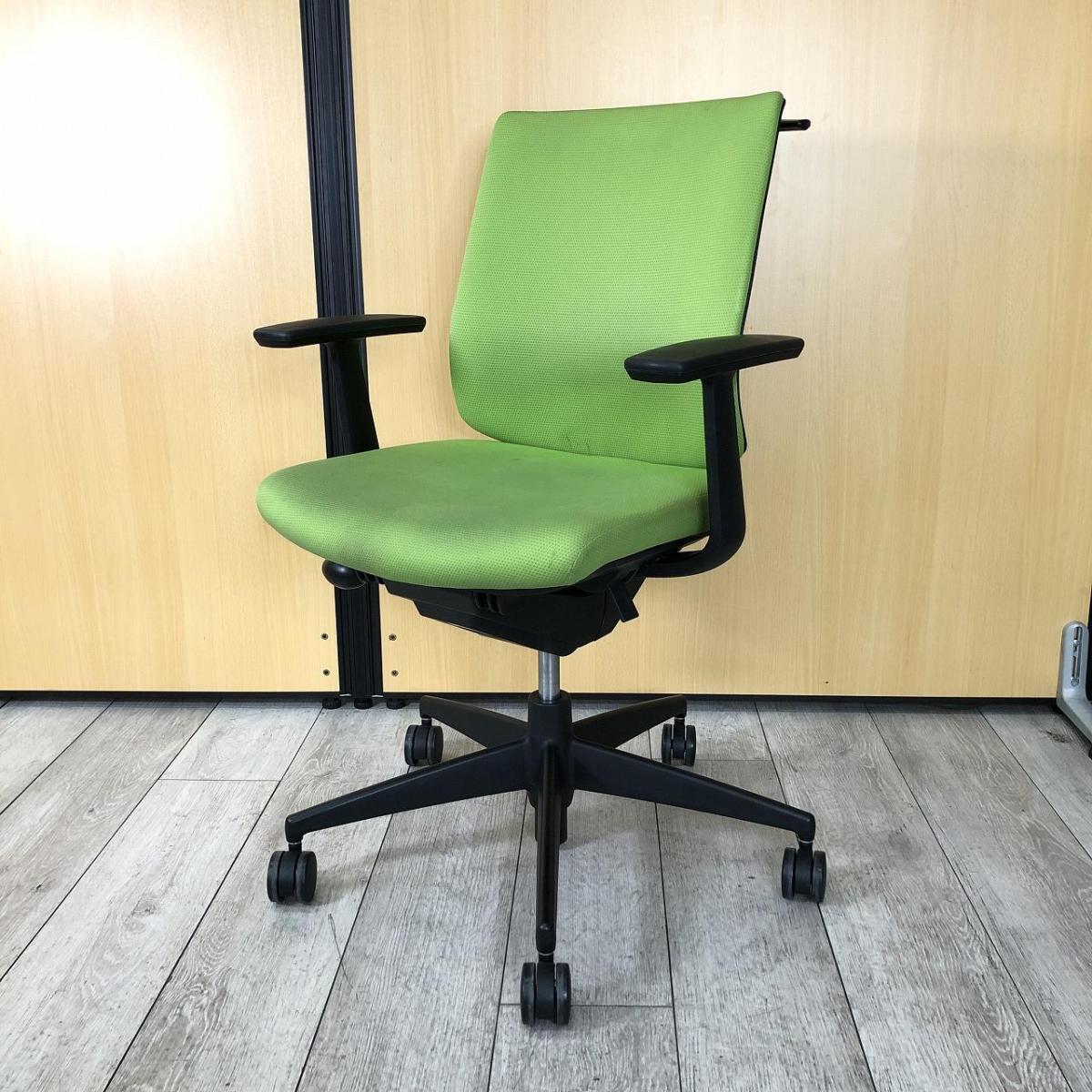 【オフィスの王道！納得の座り心地！魔法のように売れ続けている定番のオフィスチェア！】■コクヨ（KOKUYO）　ウィザード（wizard）チェア　肘付き　ローバック　■固定肘/ハンガー付　■イエローグリーン
                        ウィザードチェア
                                    中古
            
