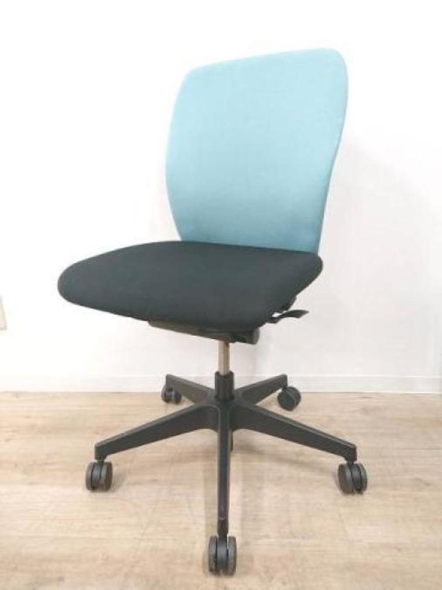 【背面取っ手付き取り回しやすい構造！快適な座り心地とナイスデザイン！】■イトーキ（ITOKI）　フルゴ（fulgo）　肘無し　ハイバック　OAチェア　■背面：ブルー/座面：ブラック　シェル：ブラック
                        フルゴ
                                    中古
            