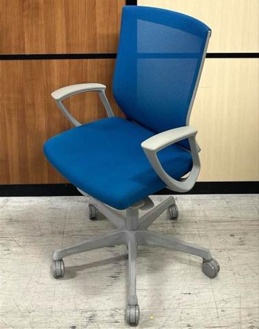 【中古】エスクードメッシュ C447GR-F4B5 オカムラ（okamura） 肘付ハイバックチェア