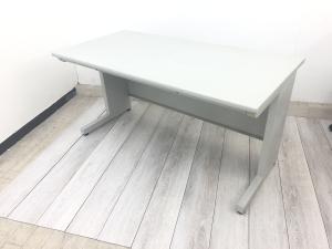 【3/10(火)入荷予定の商品となります！】【W1400㎜の幅広デスク！　既存オフィスに馴染みやすいグレーの色合いとなります！】 ■ライオン（LION）製　平机　横幅1400×奥行700㎜　■グレー