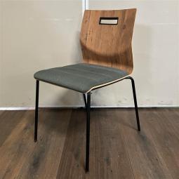 【オシャレな木目調！カフェスペースや休憩スペースにオススメ！】オカムラ（okamura）製　スイープ（Sweep）　ミーティングチェア　木目調ナチュラル　
#岐阜#愛知#三重#静岡#CS在庫