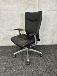 【残り1脚のため特価】/レザータイプ　長年愛されるオカムラの人気チェア　◆オカムラ フィーゴチェア　福岡　天神　博多　オフィス家具　安い