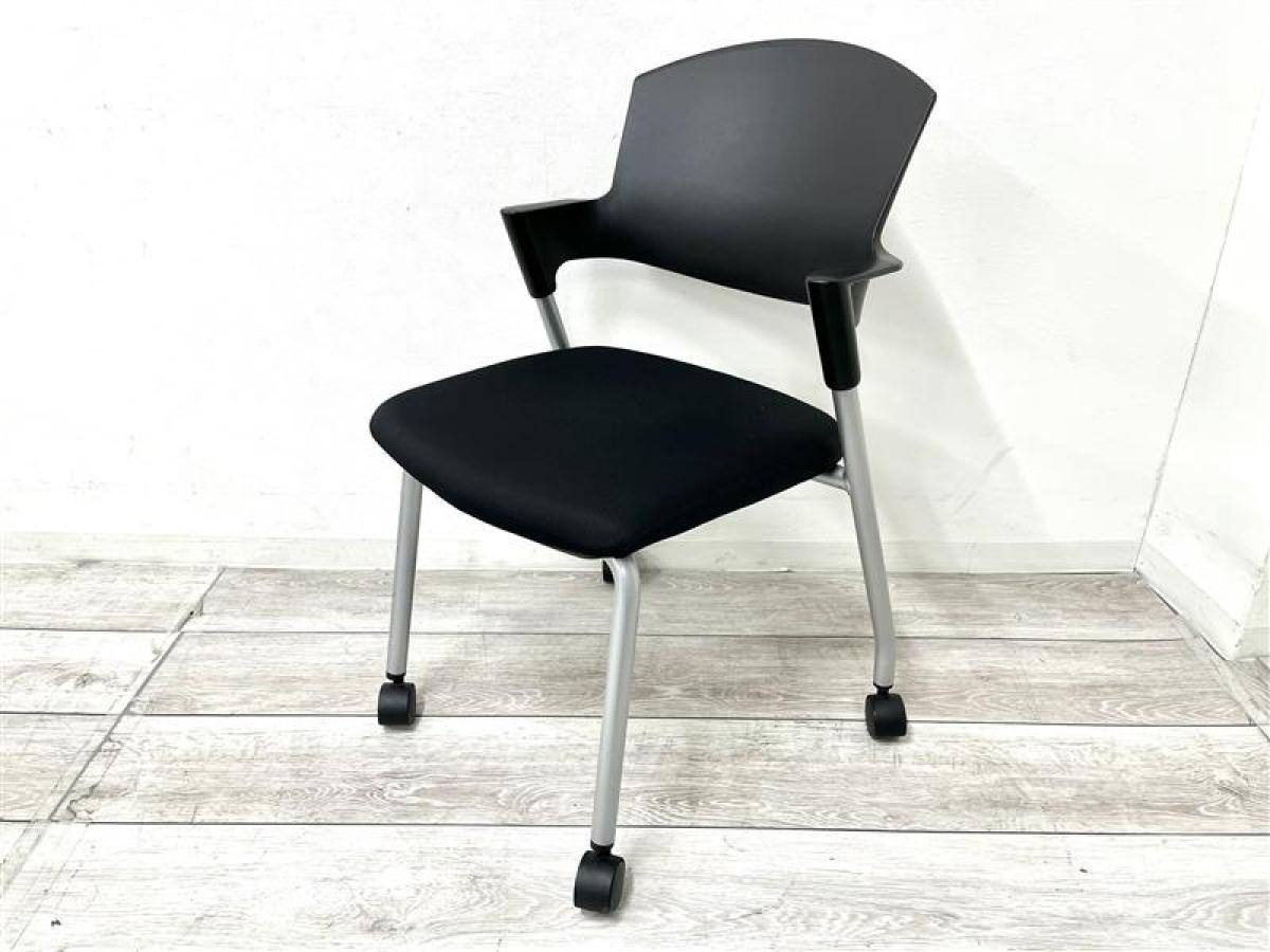 【定価約5万円】【分厚いクッションで長時間でも快適な座り心地】■コクヨ製　プロッティ　スタッキングチェア ■ブラック
                        プロッティチェア
                                    中古
            