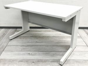 足元広々。スマートな配線機能を持つ定番デスク。
#静岡市（葵区） #浜松市（中区） #磐田市 #富士市 #沼津市 #三島市