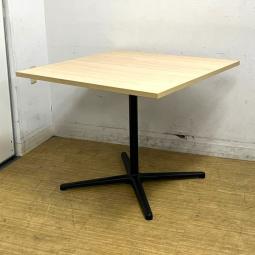 おしゃれなカフェテーブル　イトーキ　ノットワーク　天板：ホワイトオークM　脚：ブラック　900mm角サイズ　トレンド商品【ABW】