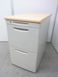 【希少な天板ナチュラルカラー】※若干の日焼けアリ　脇机　3段　Ａ４ファイル2段収納可能　■オカムラ■SD-V　H700
シリンダー錠