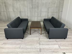【コクヨ　応接セット　入荷いたしました！】■コクヨ（KOKUYO） ベーシス　応接セット　■3人掛けソファ×2　テーブル×1　■ソファ/グレー　テーブル/ブラウン　【ABW商材】【関東倉庫在庫品】【弊社使用欄：A01063319】