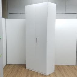 【扉が大きく開いて出し入れしやすい！豊富な収納スペースでオフィス書類をスッキリ整理！】■コクヨ(KOKUYO)製　エディア(EDIA)シリーズ　両開きハイキャビネット　H2150㎜　■シリンダー錠　■ホワイト