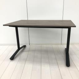 おしゃれな木目＆ブラックデスク！シンプルなデザインでつかいやすい！/オススメ(おすすめ) /人気商品【弊社使用欄：A01055108】■イトーキ(ITOKI)製　ミーティングテーブル　角テーブル　W1200×D750㎜　■天板：ブラウン木目調/T字脚：ブラック　【オフィスデスクとしてもおすすめ】