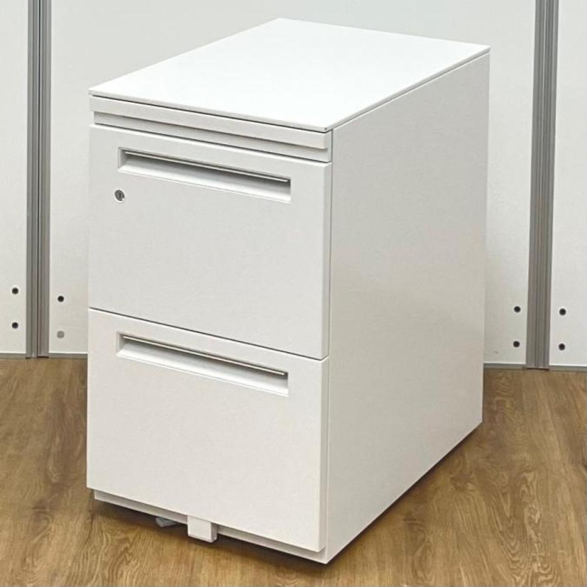 【T12】【商品入替のため、残り4台限り】ウチダ製　ST　ホワイト　3段　ワゴン　フリアド用　W395×D585xH650サイズ　シリンダー錠　デスク下に置いて収納アップ！　使い勝手抜群のキャスター付き　フリーアドレスデスク用3段ワゴン！！
                        STワゴンシリーズ
                                    中古
            