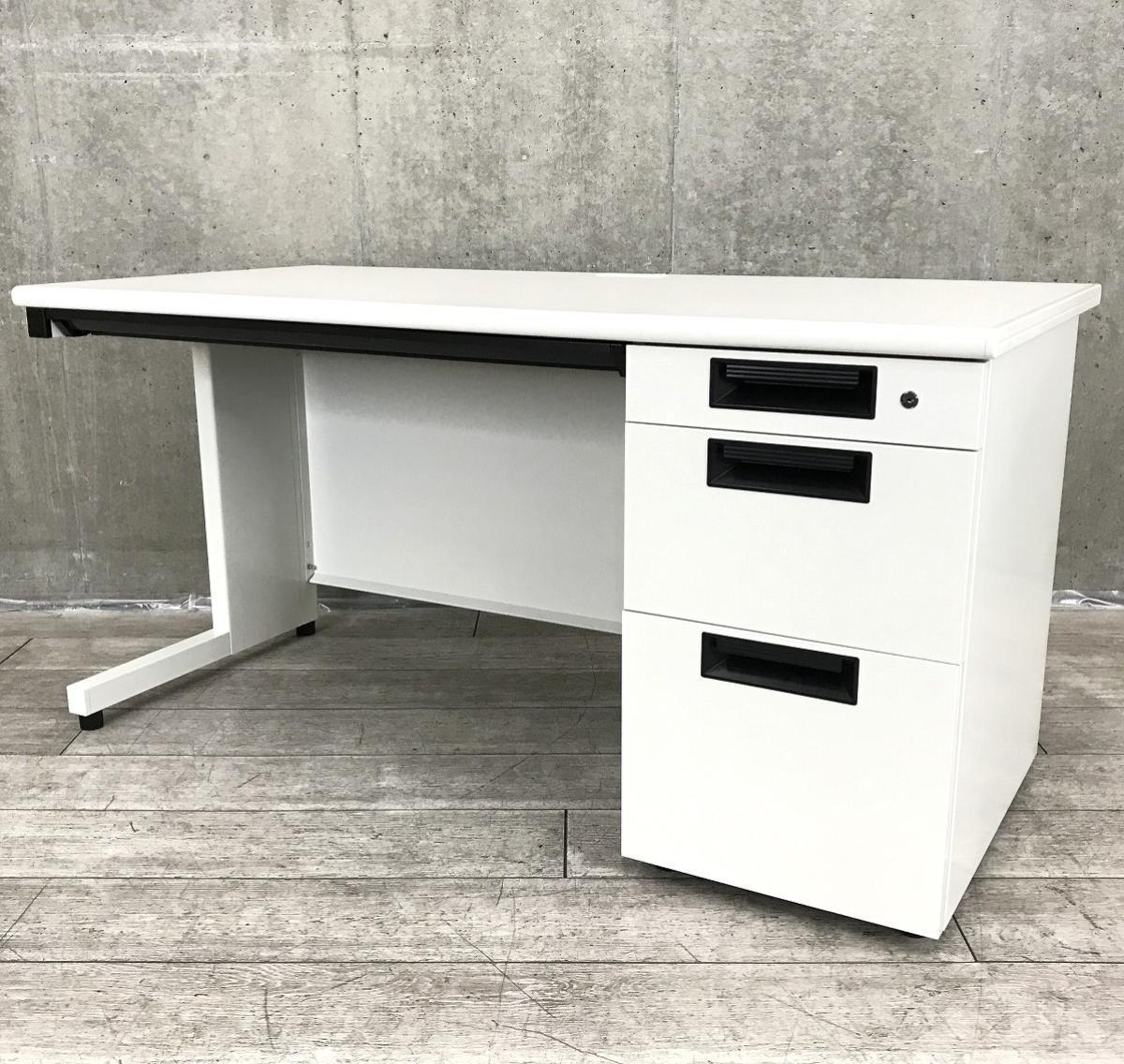 【スタンダードなデザインで使いやすい！】■プラス（PLUS）製　フラットラインシリーズ　片袖机　■W1400×D700×H720mm　■シリンダー錠　■ホワイト　【弊社使用欄：A01053736】
                        フラットライン
                                    中古
            