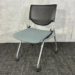 ネスティングチェア/オカムラ製/プロスタックシリーズ/グレー/会議用チェア/収納できて便利/福岡/中古/安い/博多/天神/北九州