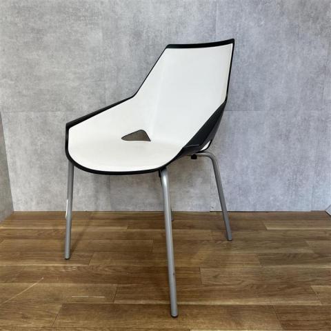 【中古】ACTIU WG Chair  イトーキ（ITOKI） スタッキングチェア