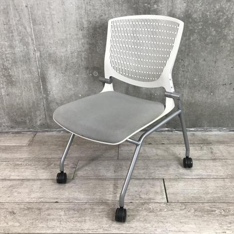 【中古】グラータチェア 8142TR FBA3 オカムラ（okamura） ネスティングチェア