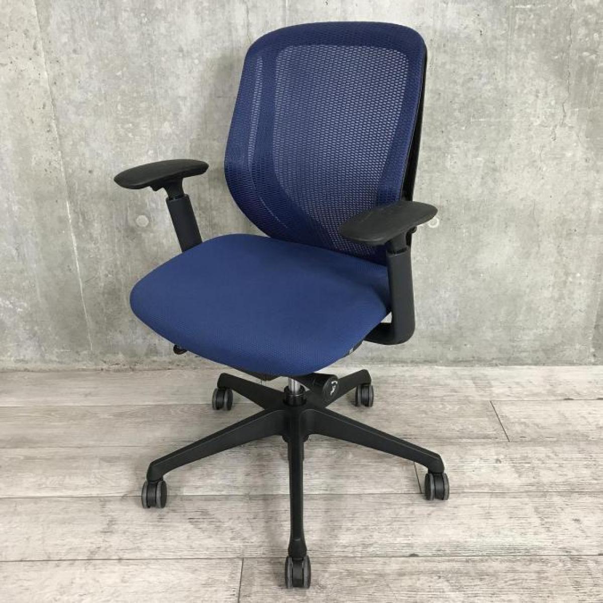 【前傾チルト機能付き！オカムラ製品で最も人気を集める高機能メッシュチェア！】■オカムラ(okamura)製　シルフィ(Sylphy)チェア　ローバック肘付き　背面メッシュ　■可動肘　■ブルー×ブラックシェル【2603】弊社使用欄【A01063283】
                        シルフィーメッシュ
                                    中古
            