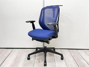 前傾機能チェアの代名詞！大人気シルフィーチェア！/オススメ(おすすめ) /人気商品【弊社使用欄：A01063264】■オカムラ(okamura)製　シルフィー(Sylphy)チェア　ローバック肘付き　背面メッシュ　■可動肘　■ブルー×ブラックシェル