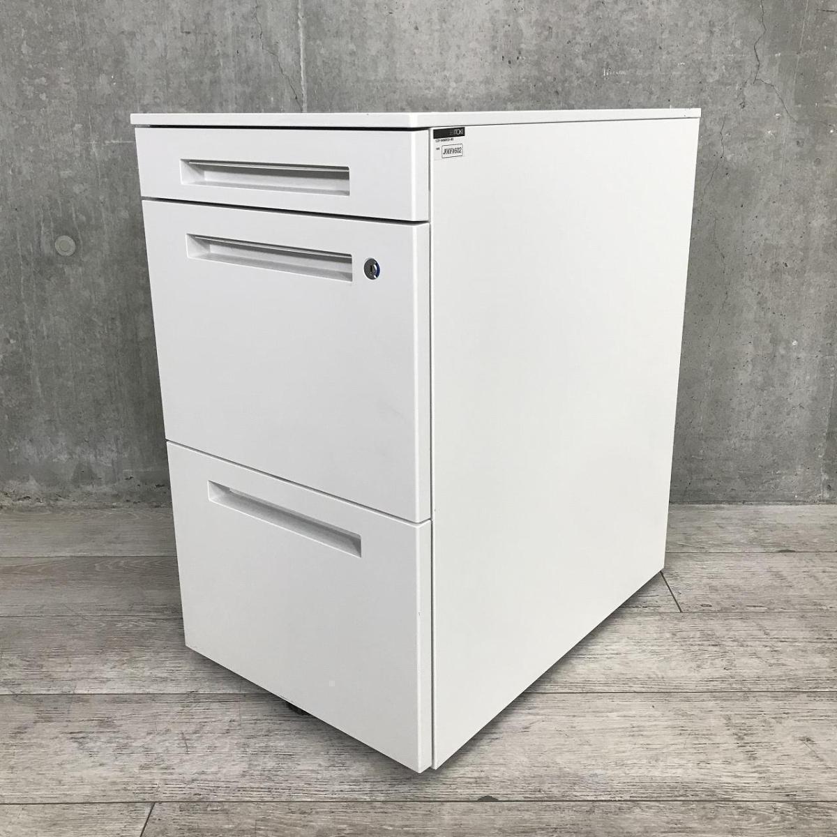 【在庫入替品】【収納力抜群！高さ680㎜の３段ワゴン！フリーアドレスデスクのお供に！】■イトーキ(ITOKI)製　CZRシリーズ　3段ワゴン　フリアド用ワゴン　H680㎜　■シリンダー錠　■ホワイト【T3】
                        CZR
                                    中古
            