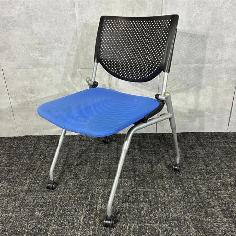 【中古】プロスタック  オカムラ（okamura） スタッキングチェア