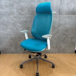 《在庫入替セール/㉕/9》《残り1脚》オカムラ製の人気オフィスチェア【シルフィーメッシュ/可動肘/ヘッドレスト付き/ブルーグリーン】が値下されました！#前傾チルト機能付き　＊良品を格安で！「オフィスバスターズ福岡南店」は、福岡を拠点として、全国へ中古オフィス用品・オフィス家具を提供しております。