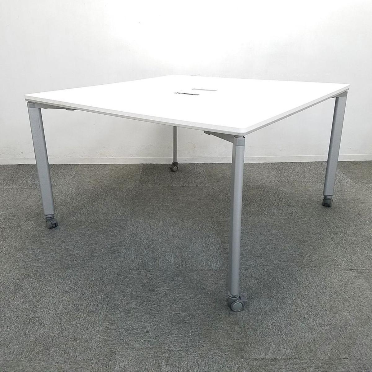 【フレキシブル使いこなせるお洒落なテーブルが入荷！】■オカムラ(okamura)製　アプションフリー(Aption Free)シリーズ　ワークテーブル　■配線カバー付き　■W1400×D1200×720mm　■ホワイト【AD】
                        アプションフリー
                                    中古
            