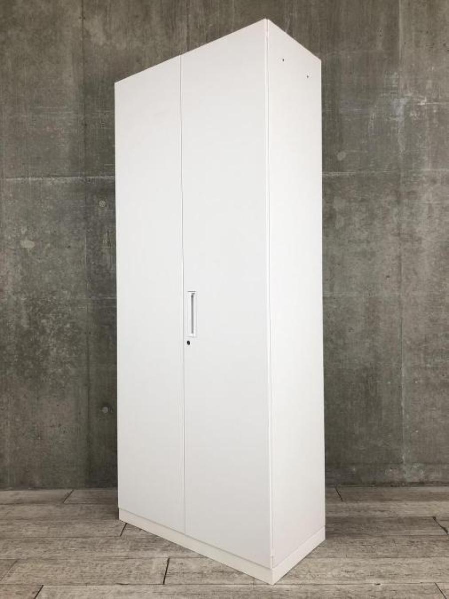 【扉が大きく開いて出し入れしやすい！たっぷり6段収納できます】■コクヨ(KOKUYO)製　エディア(EDIA)シリーズ　両開き書庫　ハイキャビネット　■W900×D450×H2150mm　■シリンダー錠　■ベース有り　■ホワイト※サイズの大きい商品となりますので搬入経路にご注意ください。【AD】
                        エディア
                                    中古
            