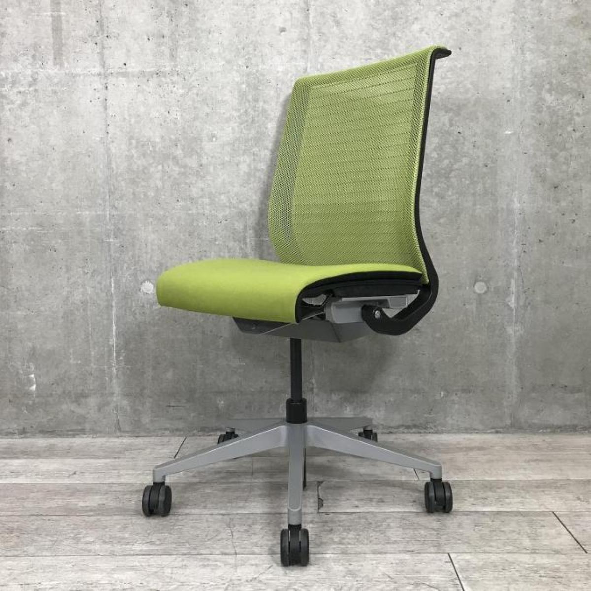【あなたの座るを考える！ワイヤー構造が体を支える、有名海外メーカー製の定番チェア！】■スチールケース(Steelcase)製　シンク(think)チェア　肘無し　ハイバック　メッシュバックタイプ　■グリーン×ブラックシェル
                        シンクチェア（旧モデル）
                                    中古
            
