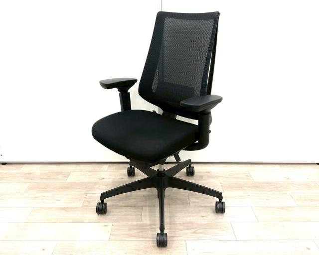 ■コクヨ(KOKUYO)製　■デュオラ(Duora)チェア　■ハイバック　■肘付き/可動肘　■背面メッシュ　■ランバーサポート　■ブラック　【弊社使用欄：A01062330】