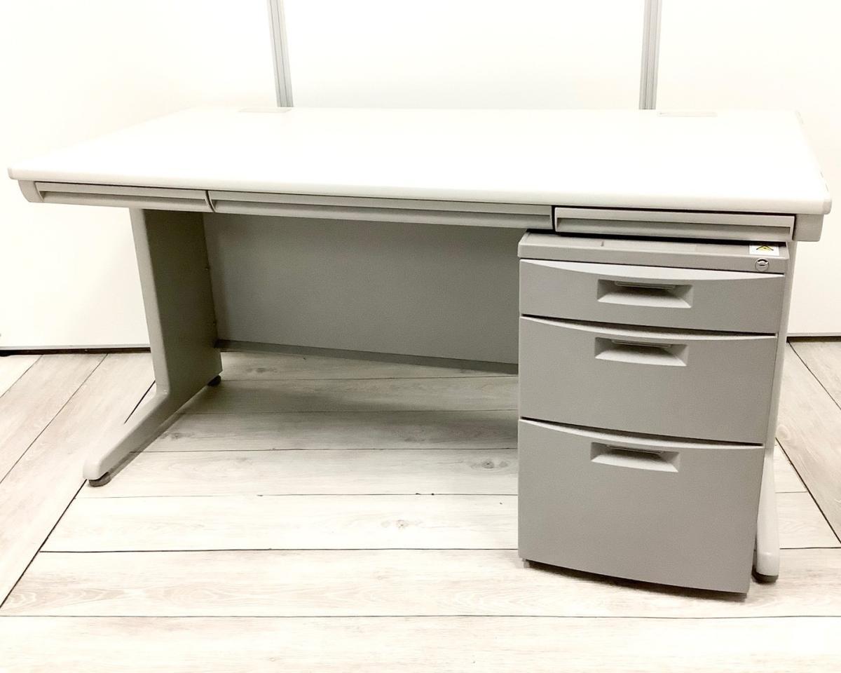 【セット商品（デスク×1台、ワゴン×1台）】【使い勝手の良い３段収納の疑似片袖机！】上長席/役員席　大人気／定番　◆Okamura／オカムラ　◆SD-V／エスディーブイ ※横浜本店撮影画像※
                        SD-Vシリーズ
                                    中古
            