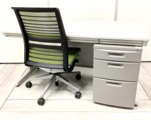 【セット商品（デスク×1台、ワゴン×1台、チェア×1脚）】【使い勝手の良い３段収納の疑似片袖机！】上長席/役員席　大人気／定番　◆Okamura／オカムラ　◆SD-V／エスディーブイ ※横浜本店撮影画像※