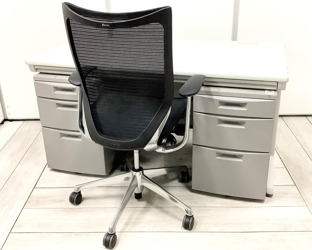 【セット商品（デスク×1台、ワゴン×2台+チェア×1脚）】【使い勝手の良い３段収納の疑似両袖机！】上長席/役員席　大人気／定番　◆Okamura／オカムラ　◆SD-V／エスディーブイ ※横浜本店撮影画像※
                        SD-Vシリーズ
                                    中古
            