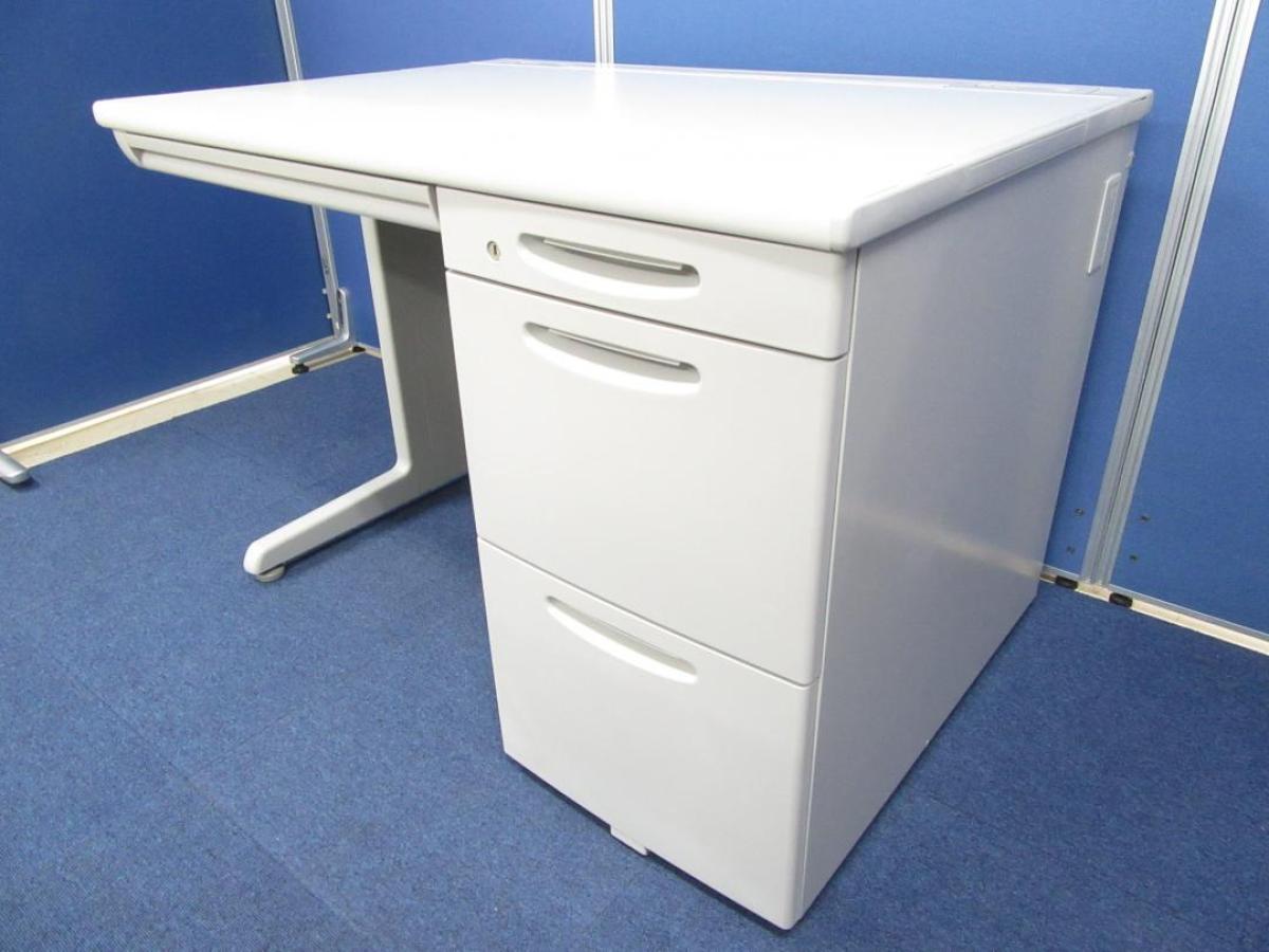 コンパクト且つ収納もでき、横幅1000mmでレイアウトもしやすい！/オススメ(おすすめ) /人気商品【弊社使用欄：A01063057】■オカムラ/SD-eデスクシリーズ
                        SD-eシリーズ
                                    中古
            