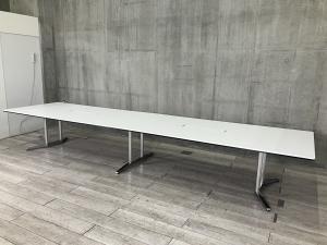 【幅4800㎜の広々テーブル！8名以上の会議におすすめ！】
■オカムラ/ラティオⅡ（RATIOⅡ）　ミーティングテーブル　会議テーブル　■W4800×D1200mm　2枚天板　■ホワイト　■配線口あり